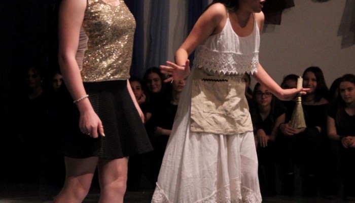 (Un) Happily Ever After - The Show